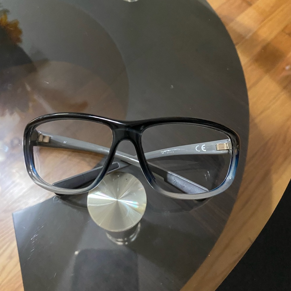 Maui Jim Blue and Gray Sunglasses le falta el cristal - Picture 3 of 4